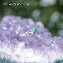 Load image into Gallery viewer, Angel Emerald Ring Size P
