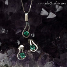 Load image into Gallery viewer, Teardrop Emerald Earrings and Necklace Set
