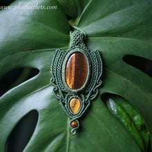 Load image into Gallery viewer, Statement Tiger&#39;s Eye Green Macrame Necklace
