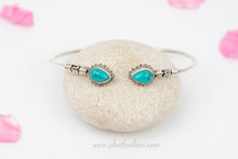 Load image into Gallery viewer, Turquoise Silver Bangle
