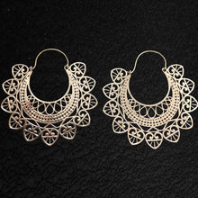 Load image into Gallery viewer, Big statement earrings
