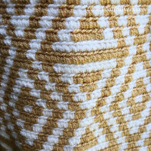 Load image into Gallery viewer, Cream/White Handmade Colombian Wayuu Bag

