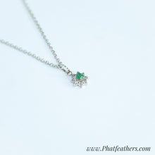 Load image into Gallery viewer, Flower Emerald Earrings and Necklace Set

