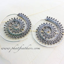 Load image into Gallery viewer, Spikey Spiral Earrings
