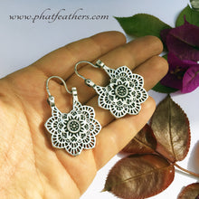 Load image into Gallery viewer, Mandala Flower Earrings
