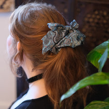 Load image into Gallery viewer, Sari Scrunchie
