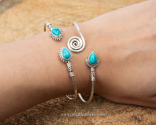 Load image into Gallery viewer, Turquoise Silver Bangle

