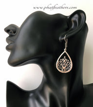 Load image into Gallery viewer, Lotus Pear Earrings

