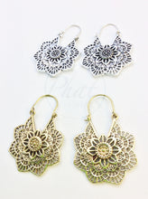 Load image into Gallery viewer, Mini Mandala Flower Earrings
