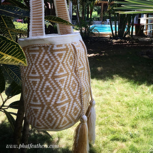 Cream/White Handmade Colombian Wayuu Bag