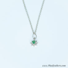 Load image into Gallery viewer, Flower Emerald Earrings and Necklace Set
