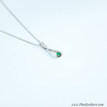 Load image into Gallery viewer, Oval Emerald Earrings and Necklace Set
