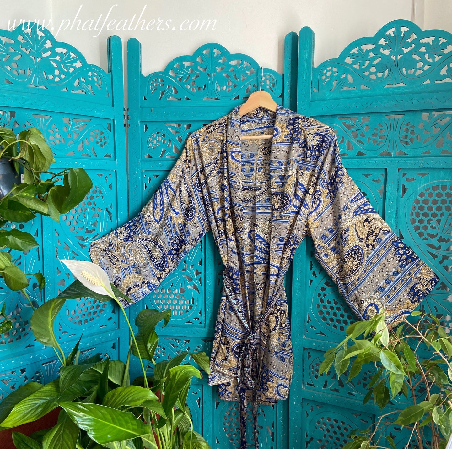 Short Silk Kimono - Blue and Gold