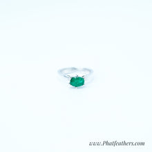 Load image into Gallery viewer, Oval Emerald Ring
