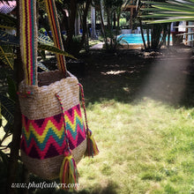 Load image into Gallery viewer, Cream/Purple Handmade Colombian Wayuu Bag
