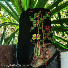 Load image into Gallery viewer, Black/Pink Handmade Colombian Wayuu Bag
